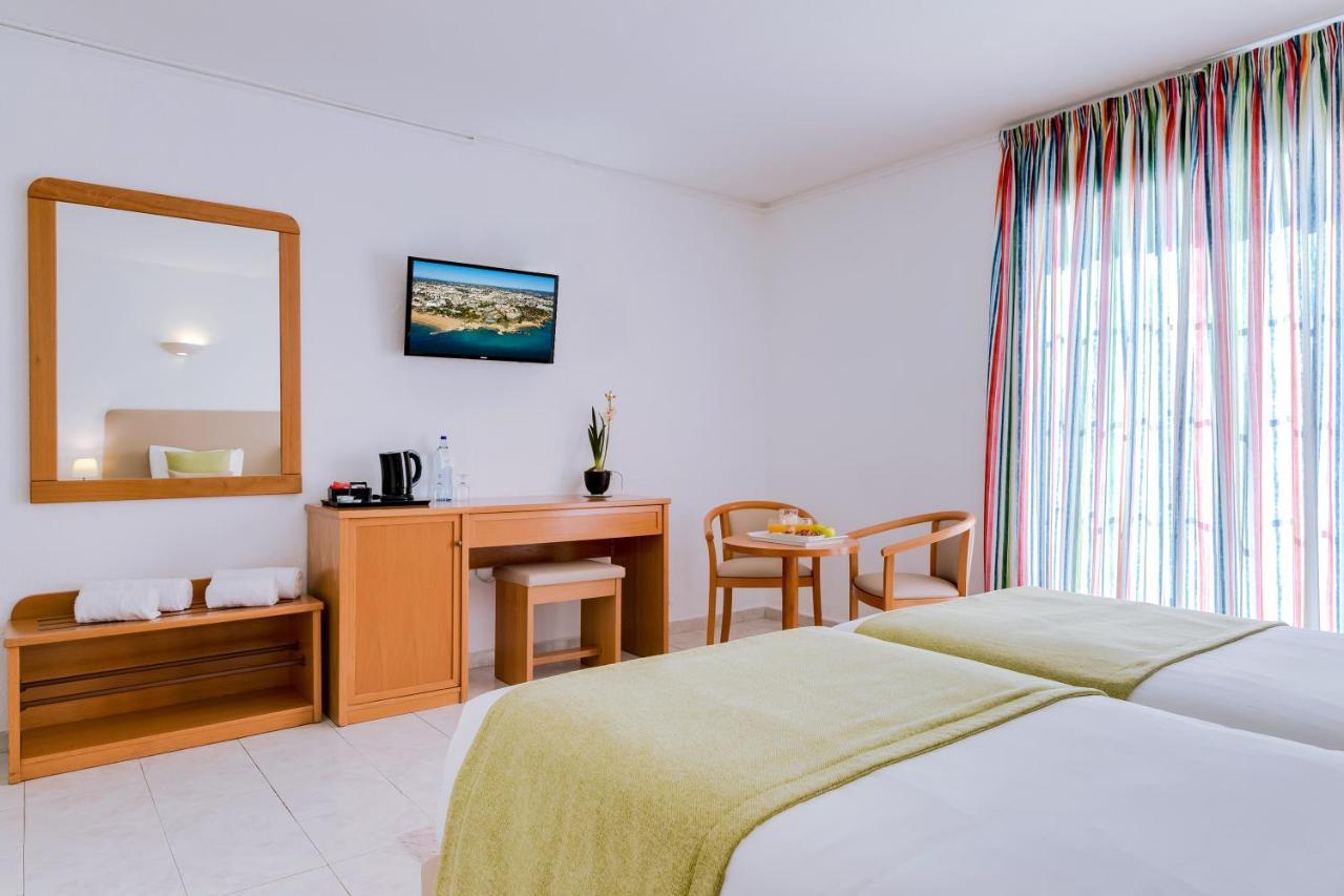 Double or Twin Room (2 Adults + 1 Child)